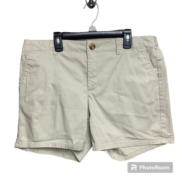 Dockers khaki shorts size 12 very little stretch 5 inch length - Picture 1 of 9
